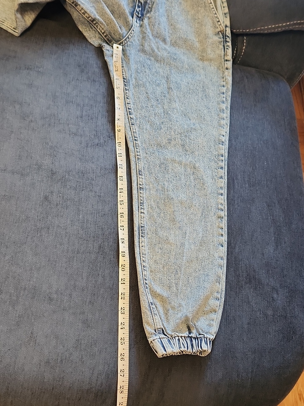 DeFacto Light Wash Elastic Hem Women’s Jogger Jeans Size 28 Waist - Picture 8 of 12